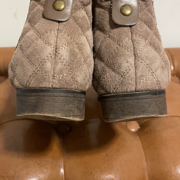 Steve Madden Gianna Suede Boot, Sz 8 - Picture 4 of 9